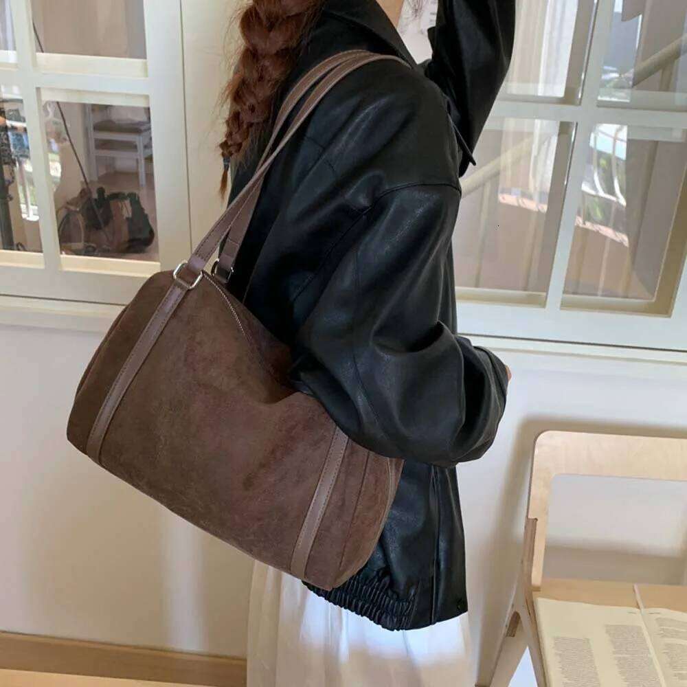 Premium Simple Solid Color Tote Bag, Autumn Winter Fashion Suede Shoulder for Women's, Retro Casual Commuting Crossbody Bag C260207