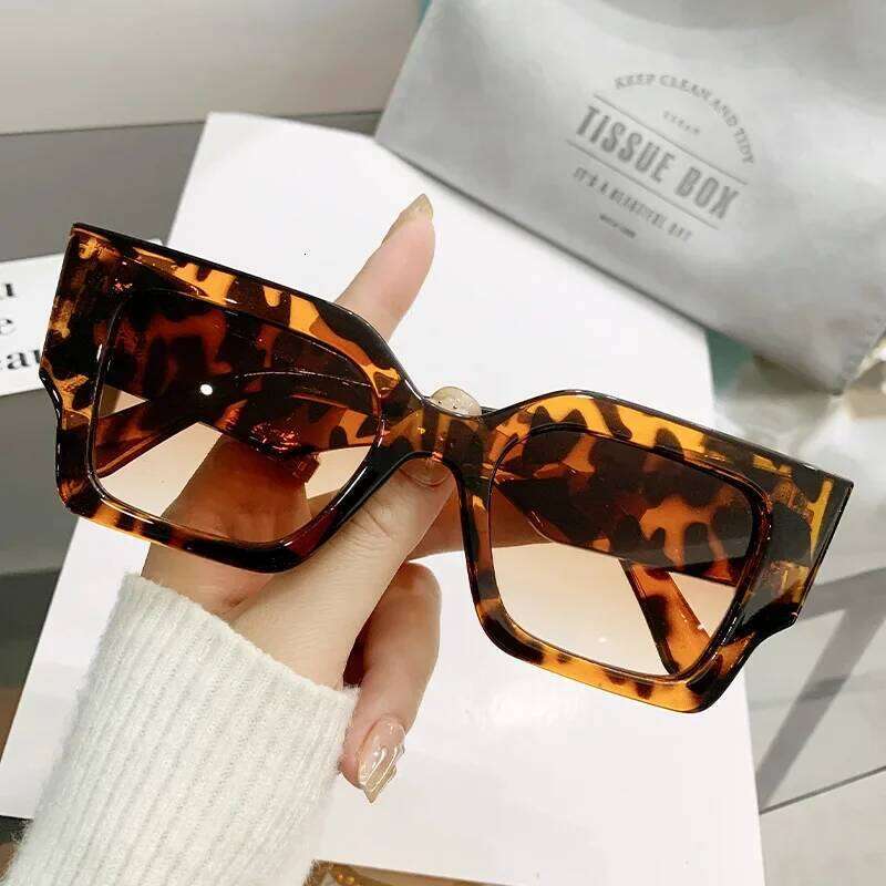 New Vintage Square Sunglasses Woman Fashion Retro Sun Female Eyewear Brand Designer Glasses UV400 Gafas De Sol Y260207