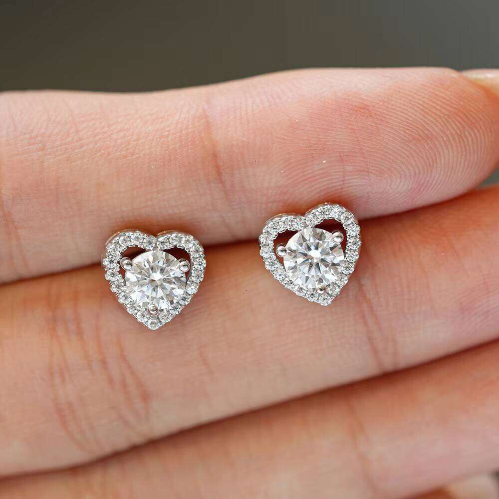 Fine Jewelry Moissanite 925 Silver Heart-Shaped Diamond-Encrusted Valentine's Day Love Gift Stud Earrings