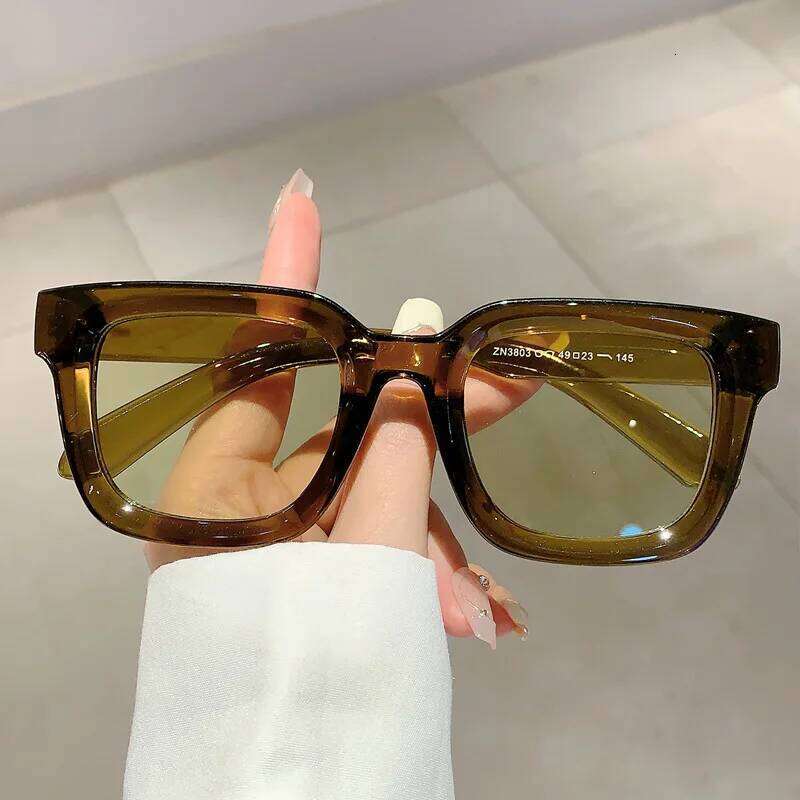 Luxury Brand Designer Classic Vintage Square Sunglasses Women For Men Olive Green Sun Glasses Trend Punk Popular Travel Shades Y260207