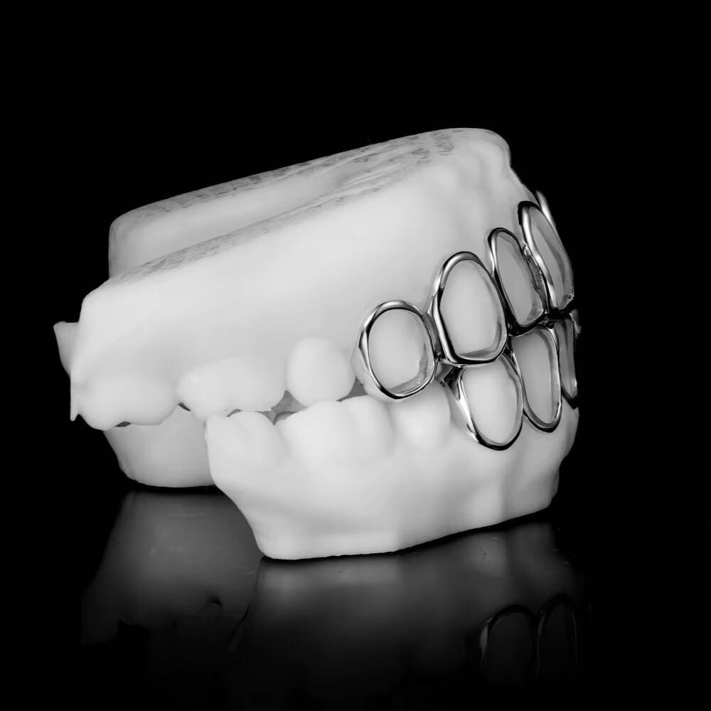 Custom Made Iced Out 925 Sterling Silver 18K Gold Plated Diamonds Open Face Grills VVS Moissanite Gold Dental Teeth Grillz