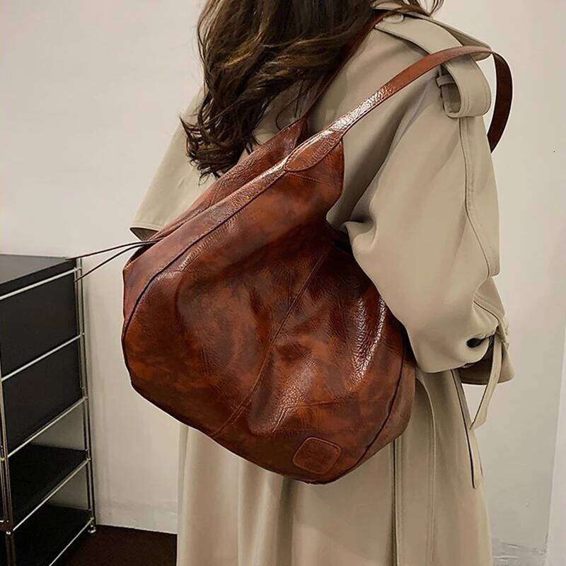 Womens Hand Soft PU-Leather Shoulder Bags Ladies All-Matching Shopping Dating Large Capacity Crossbody Bag Gift C260207