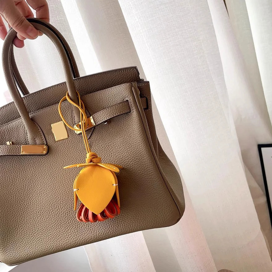 Flower Shaped bag charm colorful womens flower bag pendant high-end Keychain Hand Rope Gift Home Decoration 260130