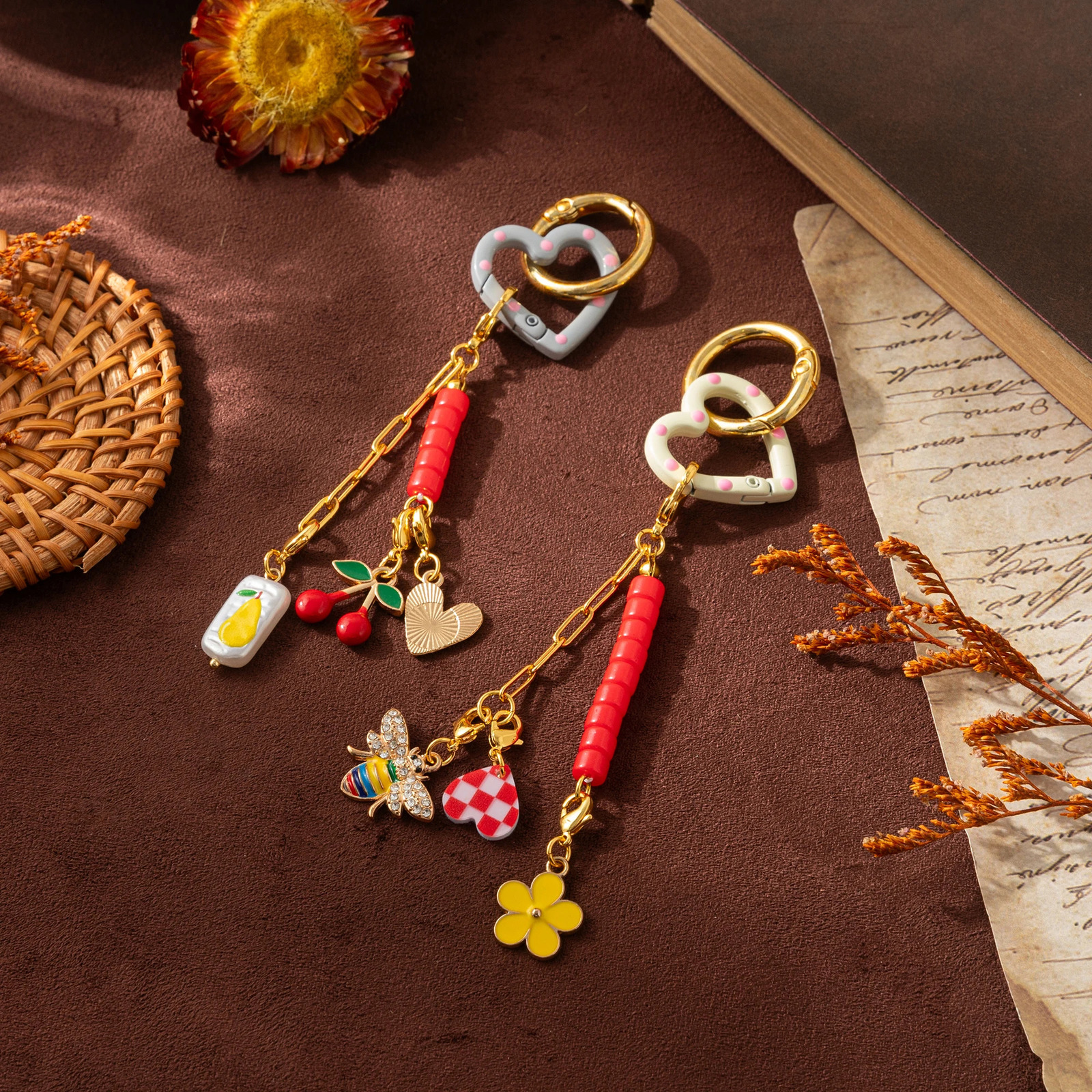 Fashionable and trendy keychains DIY bags pendants and pendants can be freely matched with gold-plated color protection 260107
