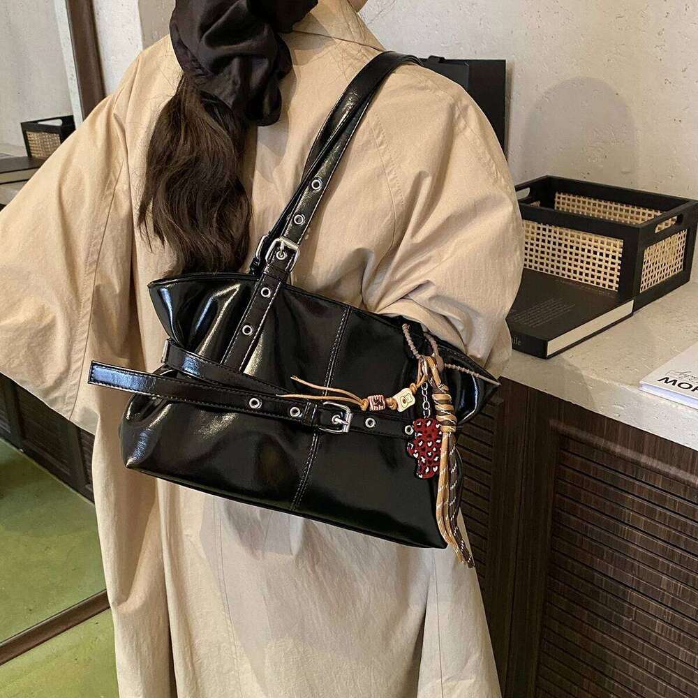 Korean-Style Casual Waxed Leather Large-Capacity Tote Bag, Fashionable Shoulder for Women, Simple and Versatile Underarm Bag C260207
