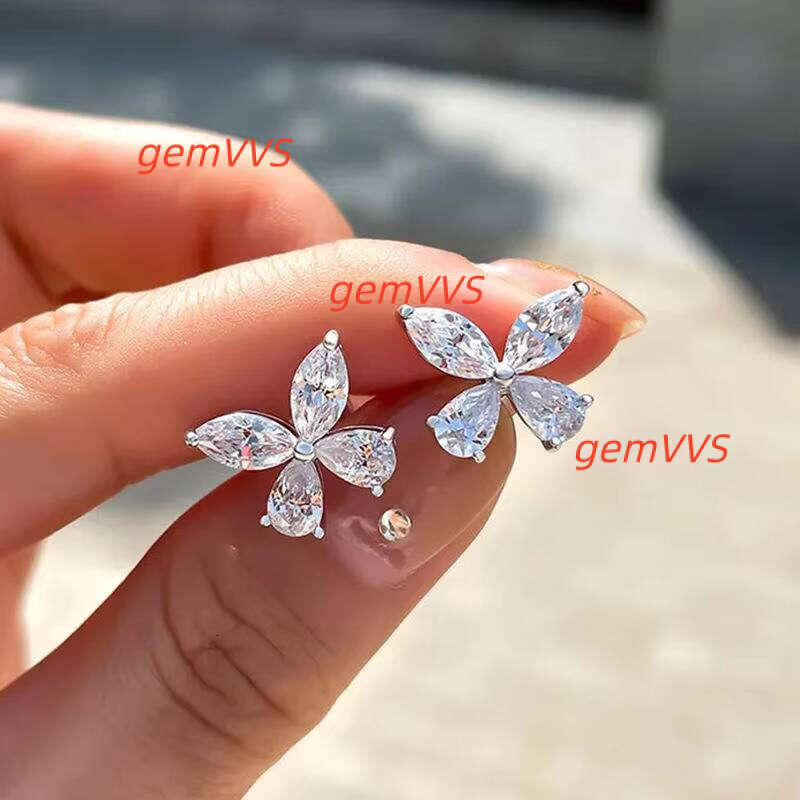 VOAINO Pear Marquise Diamond Earrings 14K Solid Gold Jewelry With Four-Leaf Clover Design