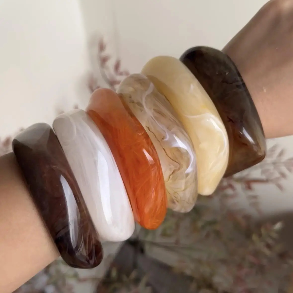 Vintage Acrylic Irregular Geometric Exaggerated Chunky Bangles for Women Resin Statement Charm Bracelet Bangle Jewelry Gifts 260120