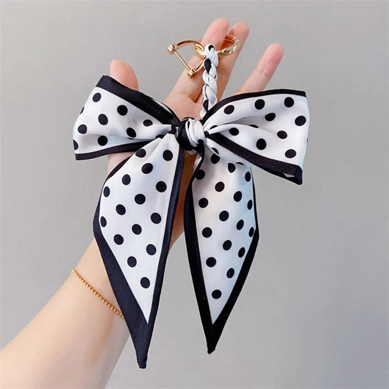 Camellia Silk Keychain for Women Ribbon Bow Pendant with Ring Bag Car Key Chain Hangings Elegant Handbag Accessory Gift 260130