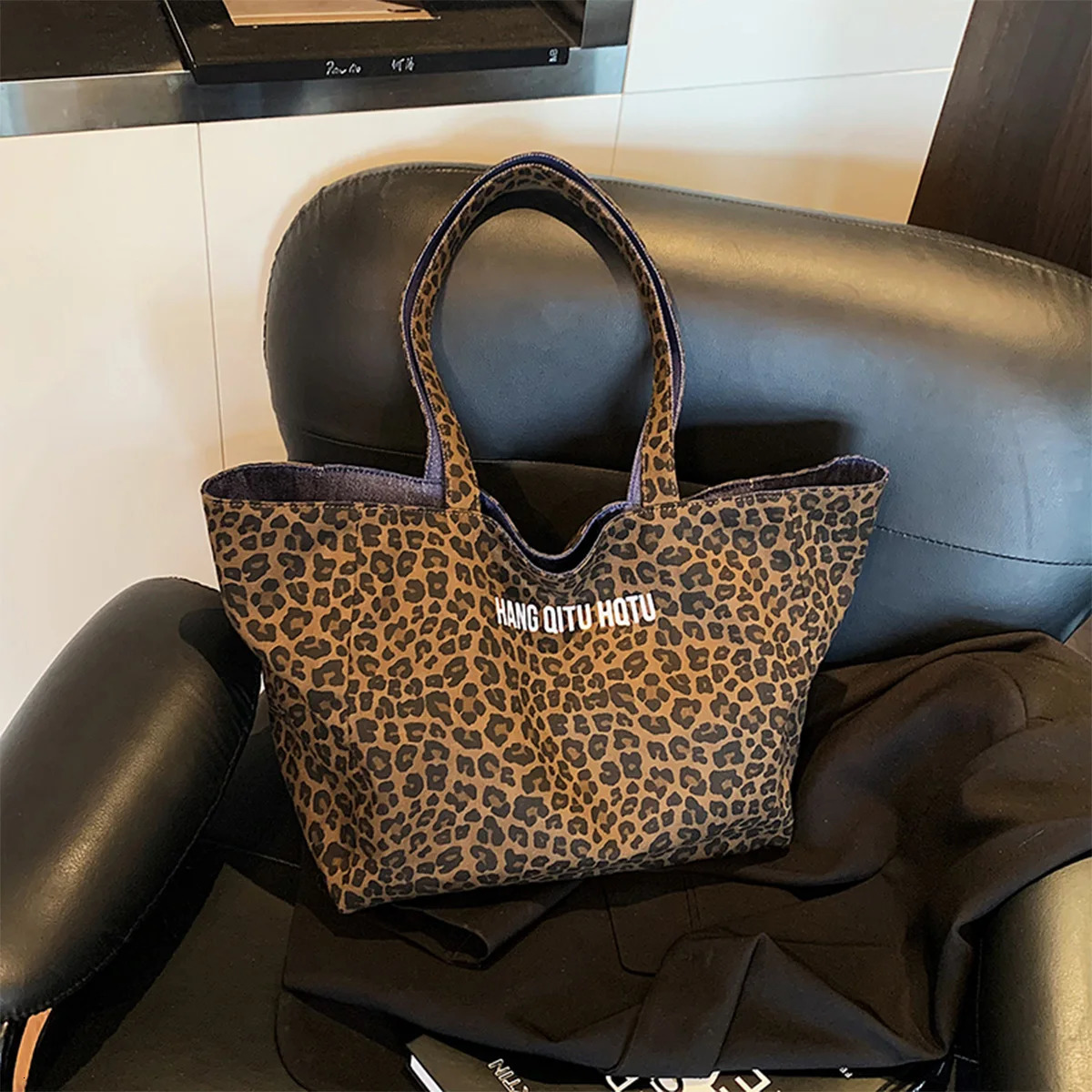 Vintage Leopard Print Fashion Tote and Shoulder Bag Letter Lightweight Large Capacity Fixed Comfort Strap for Daily Shopping 260123