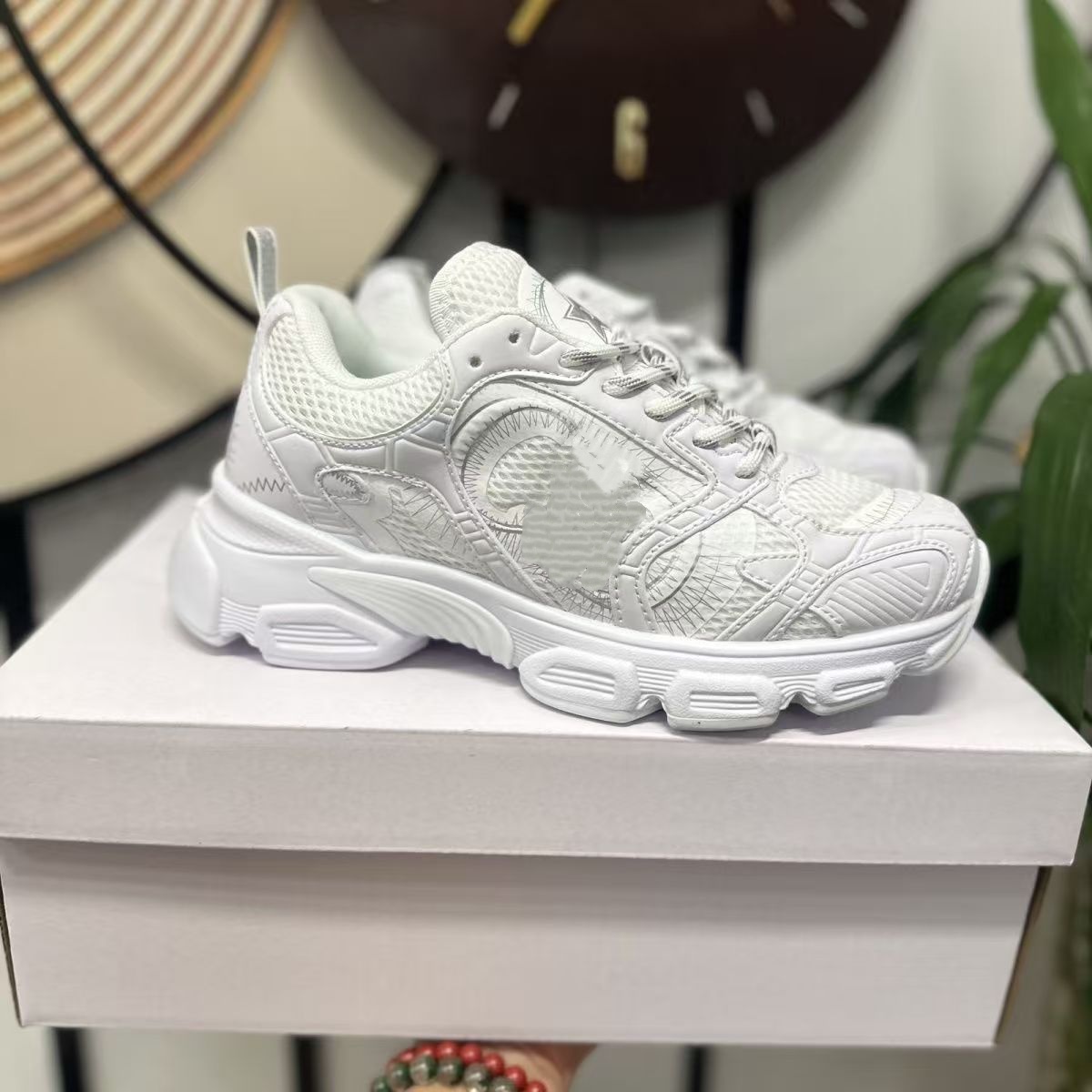2026 Designer sneakers New style style women's casual sports shoes for outdoor travel with thick soles Men's sports shoes High-quality luxury and comfortable sneakers