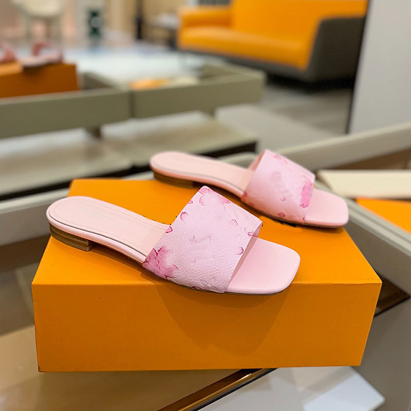 2025SS new womens slippers embossed women designer sandals floral pattern decoration upper leather outsole pink miss casual flat shoes Bring original box