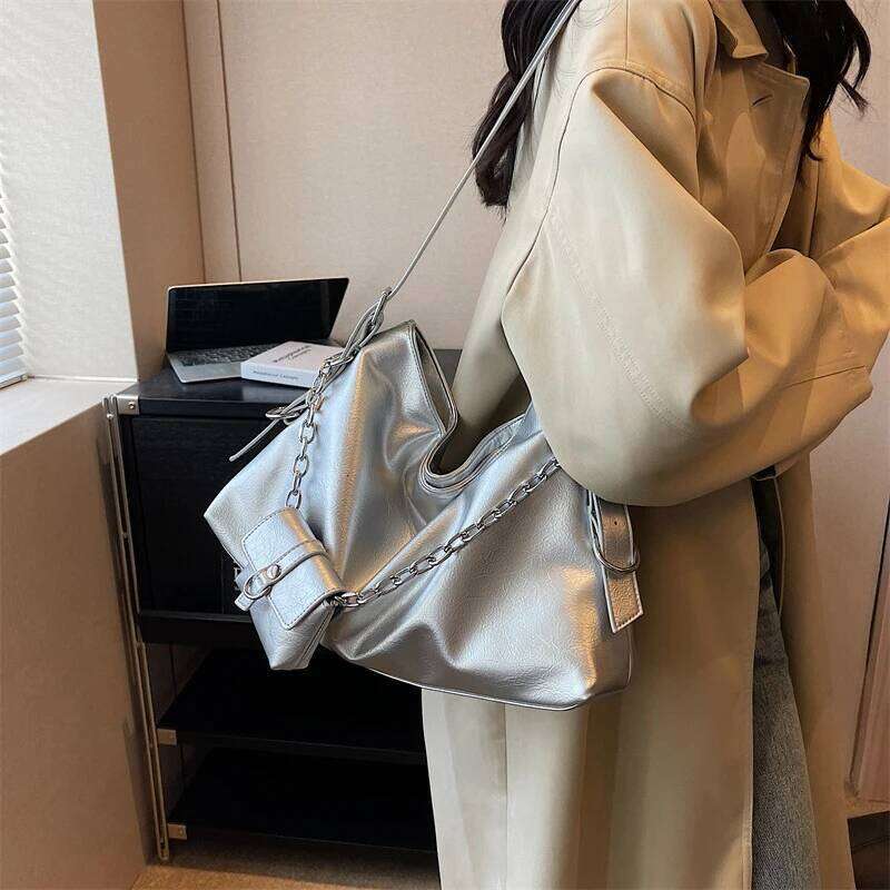 Silver Soft Hobos Shoulder Crossbody Bags for Women Trend Fashion PU Leather Designer Handbags Female Underarm Bag with Purse C260207