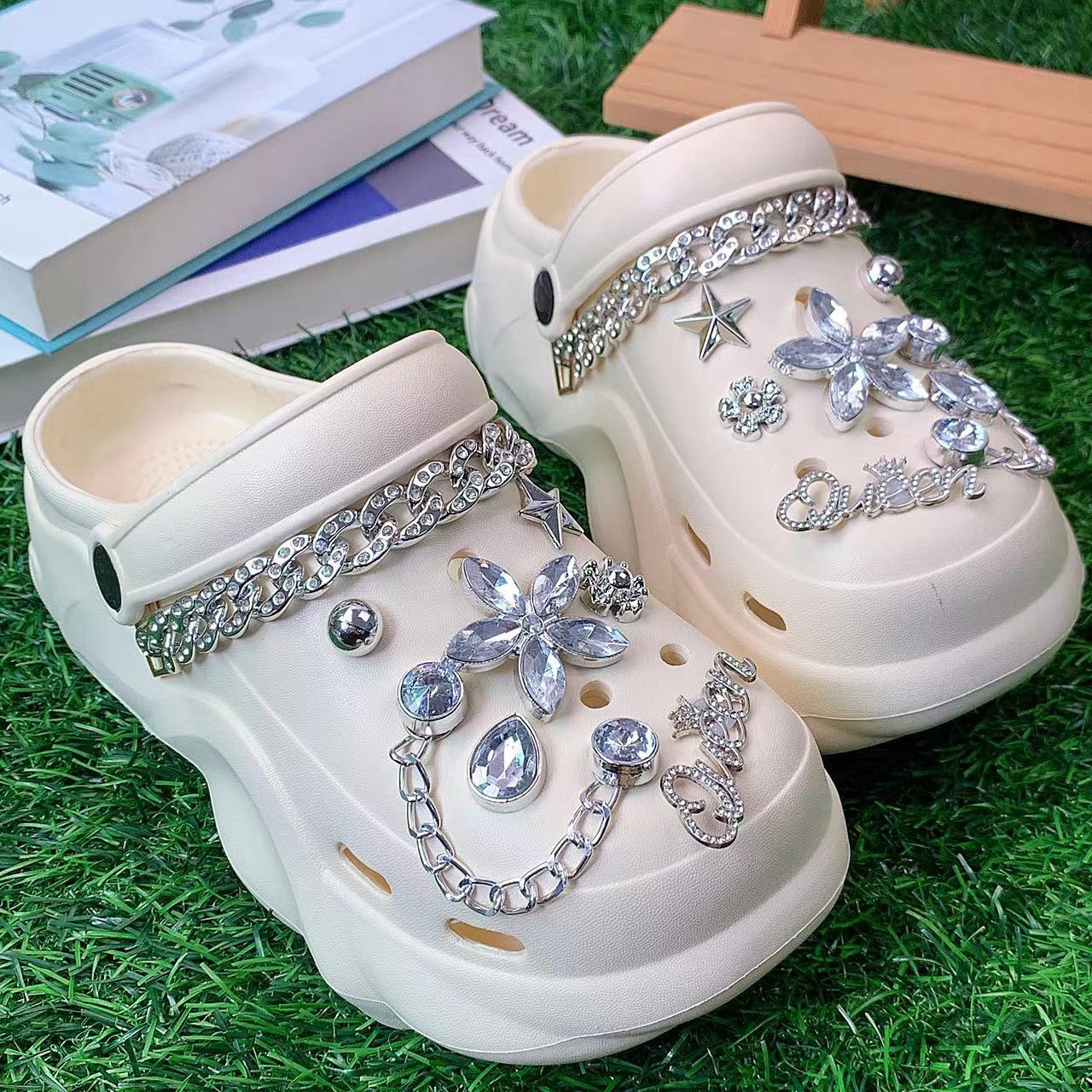Free shipping: Designer slippers, women's fashion embroidered canvas embroidered linen high heels, sandals, platform skates