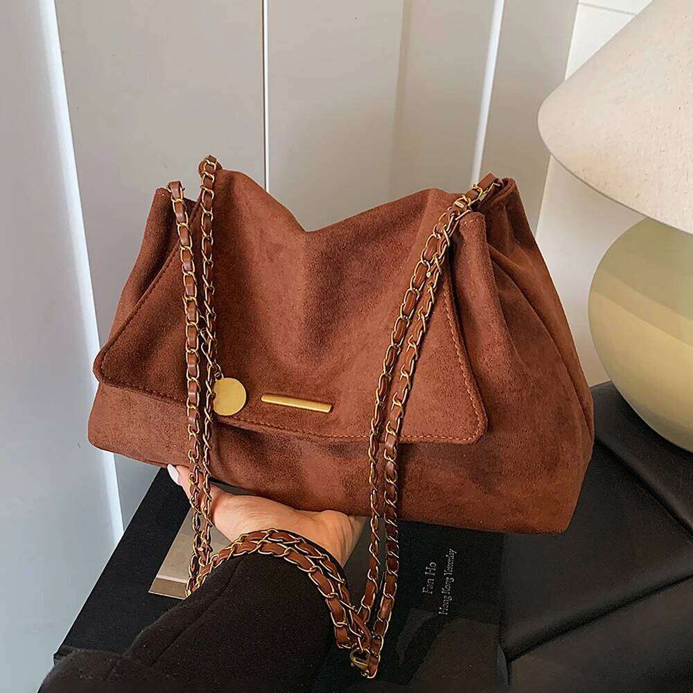 Women Suede Chain One Shoulder Bag Autumn Winter Vintage Frosted Solid Buckle Large Capacity Armpit Bags Daily Commute Packs C260207