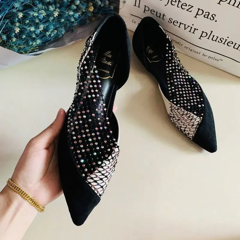 Womens Flat Shoes Diamond With Crystals Non Slip Ladies Footwear Rhinestone Elegant and Fashionable Young 260124