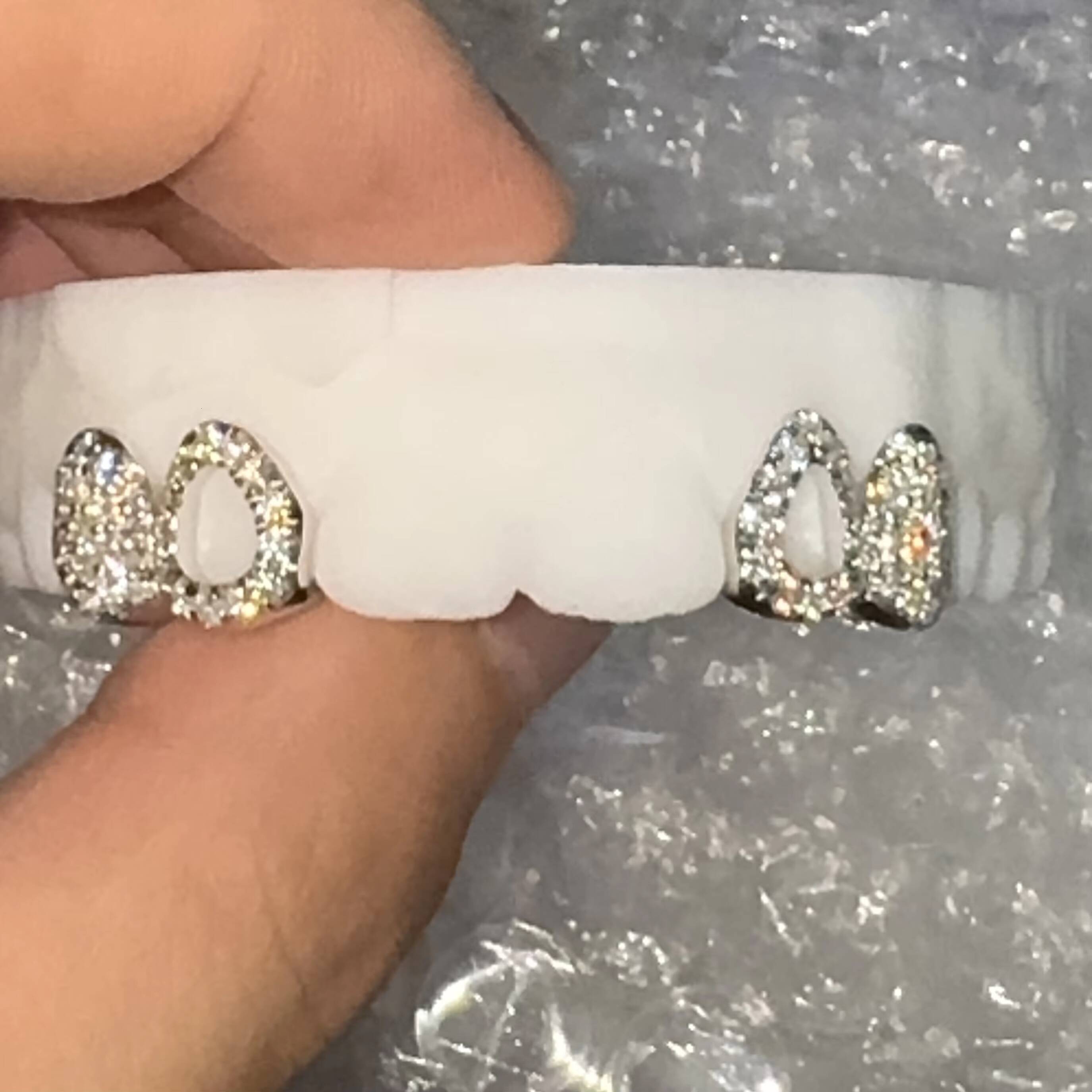 Custom Made Iced Out 925 Sterling Silver 18K Gold Plated Diamonds Open Face Grills VVS Moissanite Gold Dental Teeth Grillz