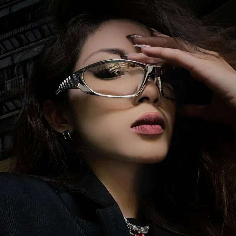 European and American retro sunglasses street photography for women futuristic technology Sun Y2K hot girls Glasses Y260207