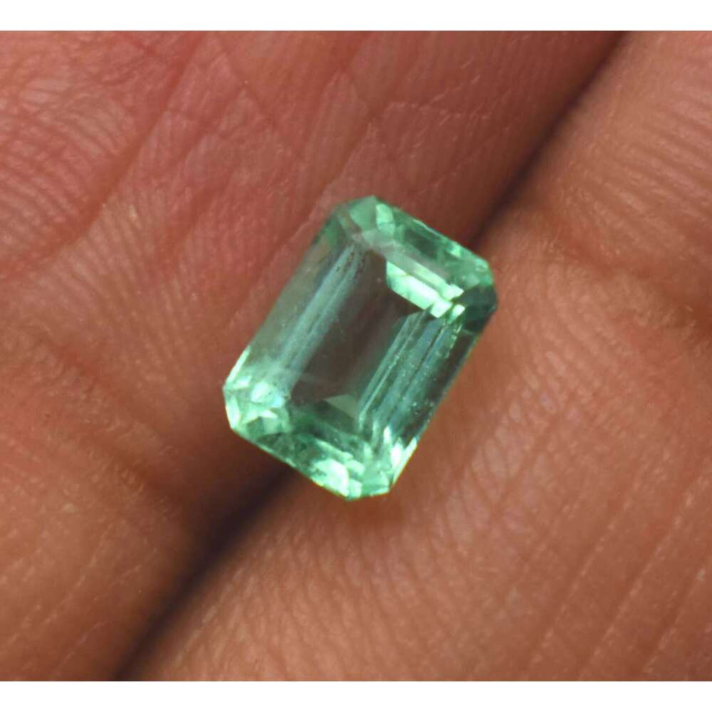 1.80 Ct Colombian. Natural Gemstone. Vivid Green 8X6 Mm Emerald Loose Gemstone For Jewelry Makings