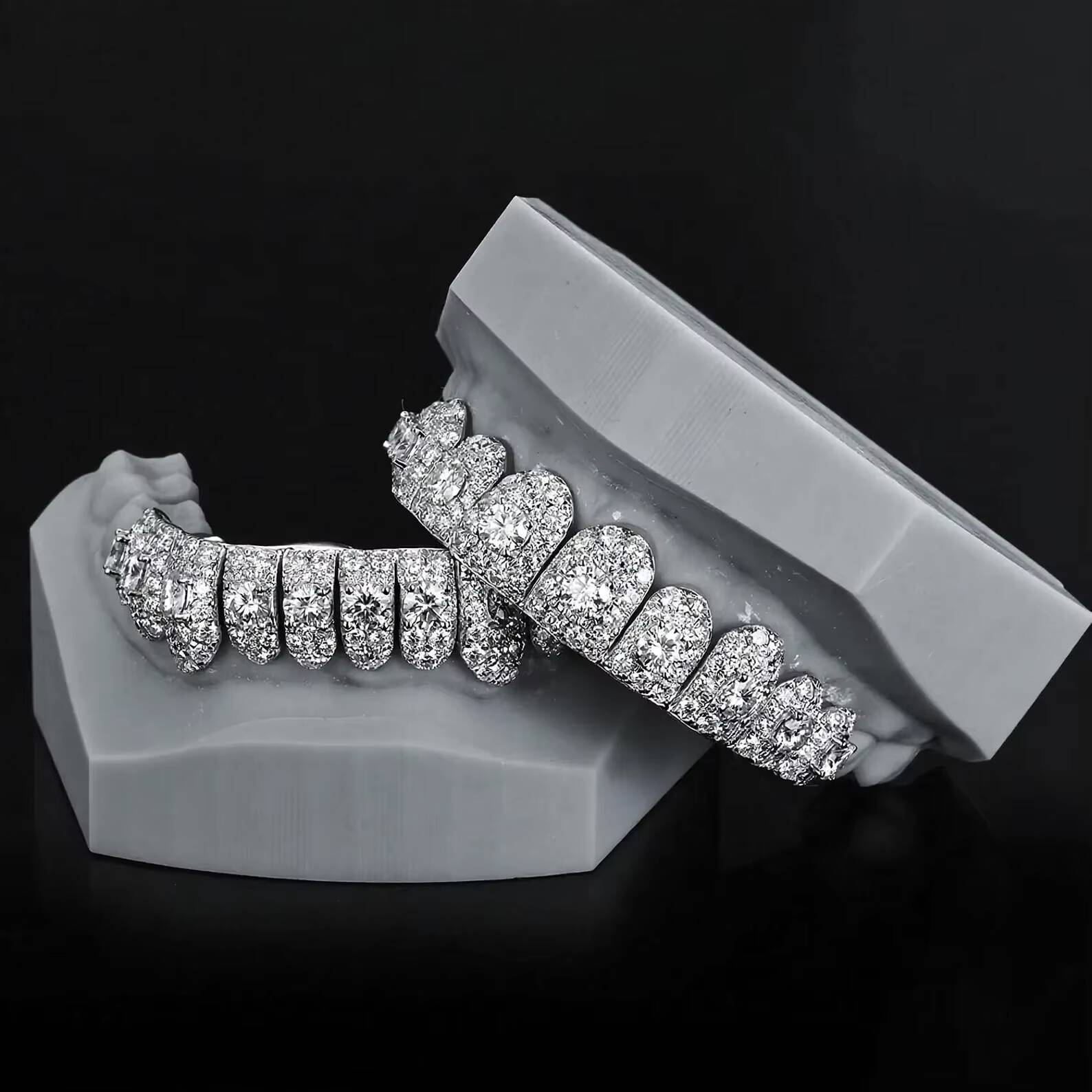 Moissanite Iced Out Grillz 925 Silver Rhodium Plated Luxury Custom Fit Unisex Teeth Grill Statement Smile Jewelry Silver Grillz