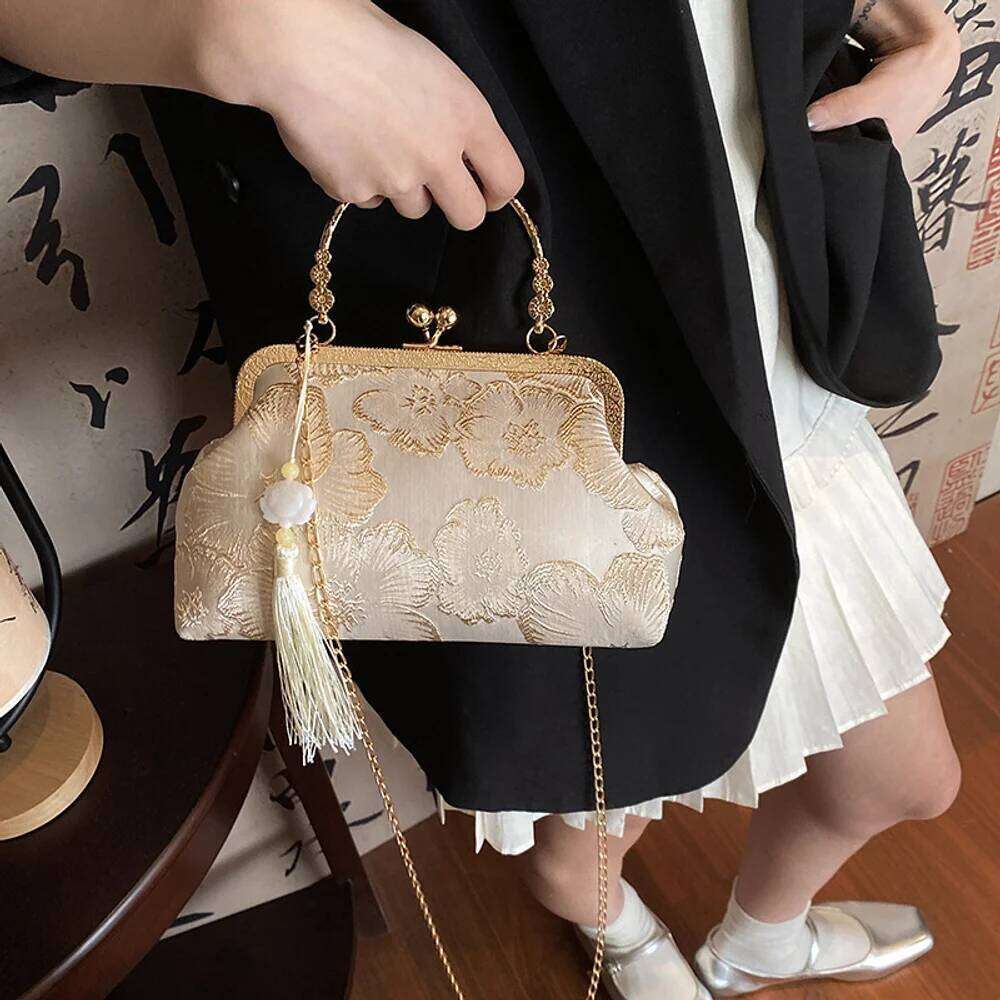 2026 Chinese Embroidered Shoulder Elegant Handbag Vintage Small Square Bag Wedding Banquet Luxury Women's Evening Dress Hand