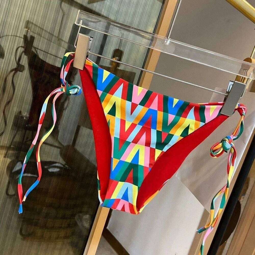 V style Luxury Brand Design Color Printing Sexy Bikini For Woman Two-piece Set Beach Tankni Lady Swimsuit Clothing C260207