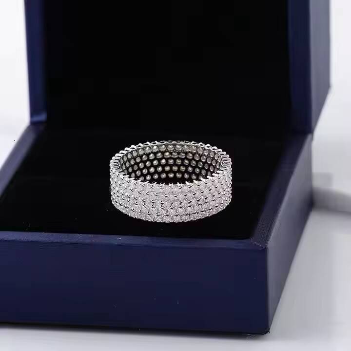 Customized Simple Unisex Stainless Steel 14K Gold Plated Moissanite Ring Band for Every Occasion