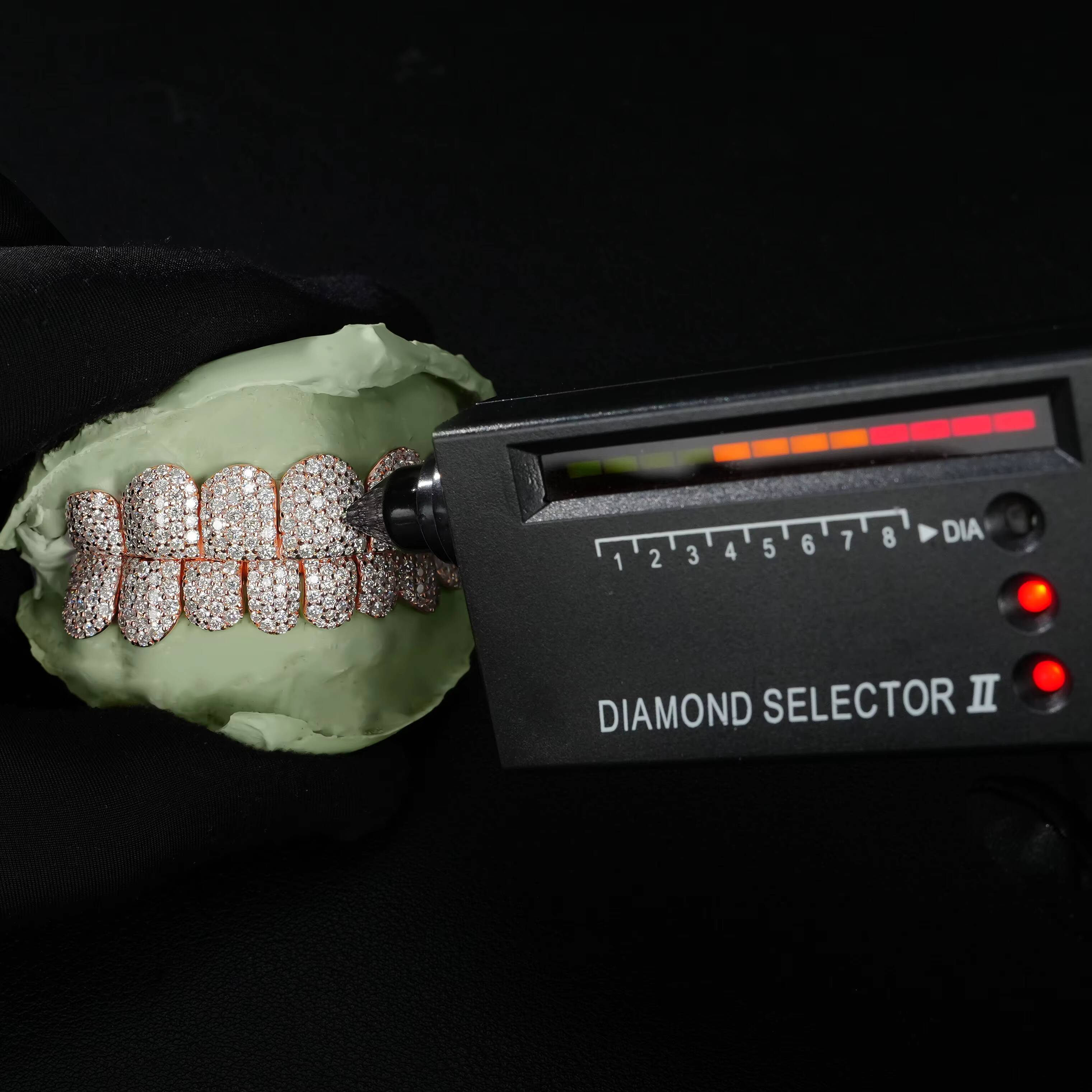 Honeycomb Hand Setting Hip Hop Custom Teeth Grillz 925 Sterling Silver Scintillating Grillz for Teeth