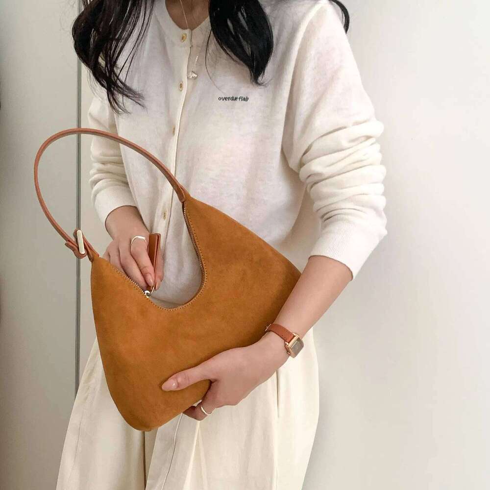 Winter Luxury Women Handbags Designer Faux Suede Half-moon Underarm Bag for Lady Fashion Trend Shoulder Bags Fake fur big totes C260207