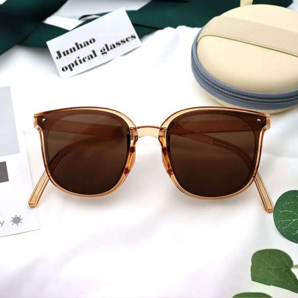 Summer Plastic Foldable Sunglasses Driver Shades UV400 Goggles Easy Carry Folding Sun Glasses for Women & Men Y260207