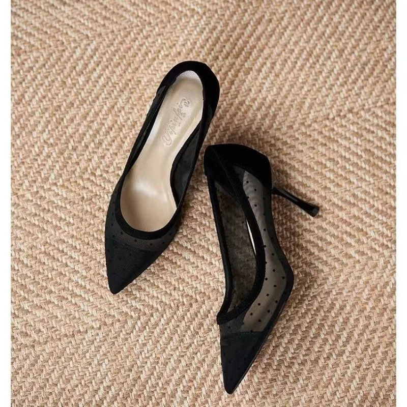 Mesh High Heels 2026 Summer Breathable Black Work Hollow Pointed Toe Flats Chinese Style 260208