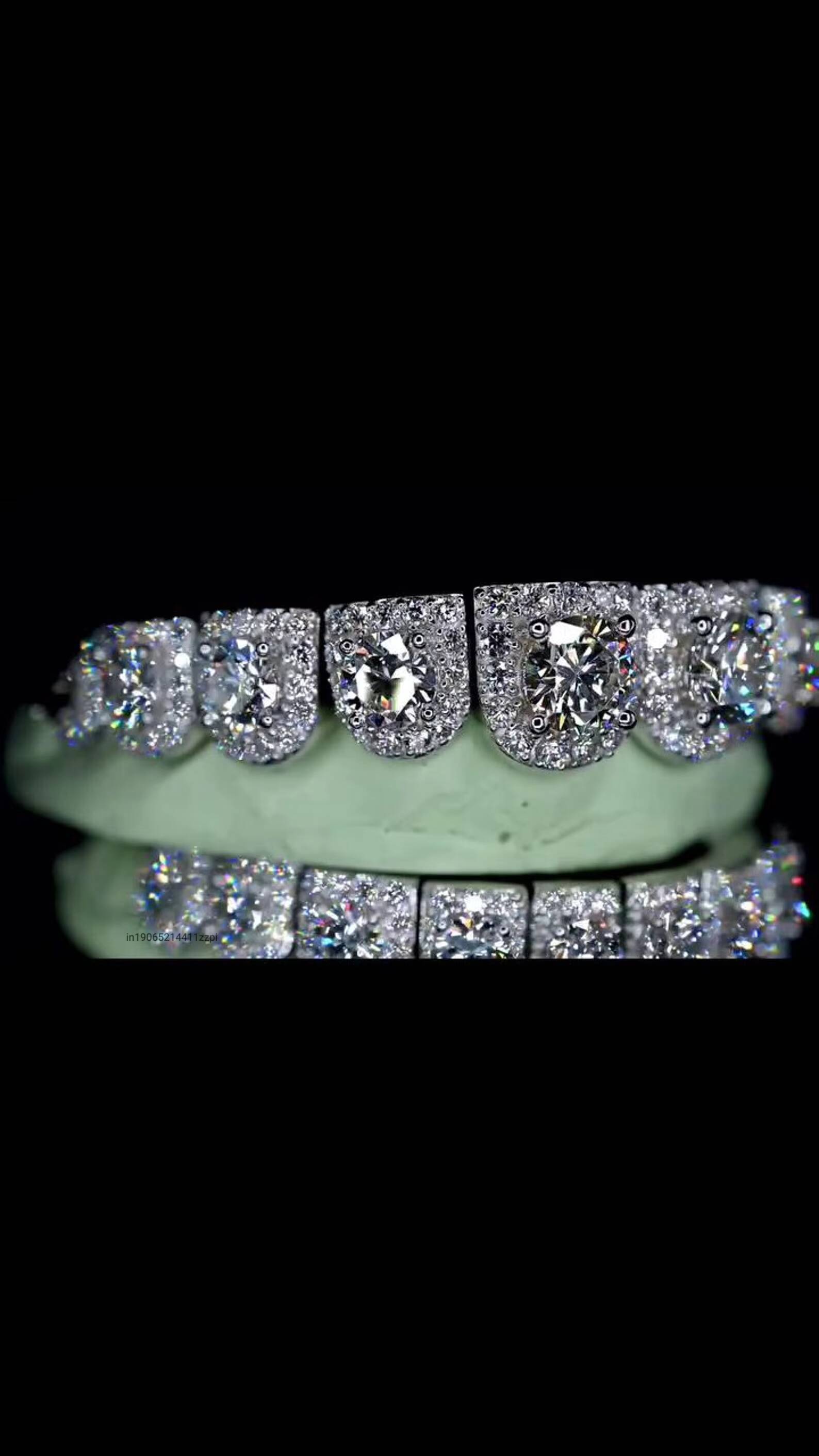Large Diamond Custom Grillz Big Round Cut Iced Out Teeth VVS1 Simulated Bling Mouthpiece Set for Men with Halo Setting