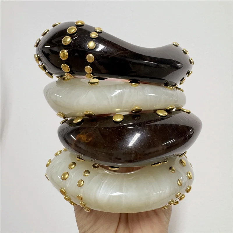 HangZhi Vintage Irregular Rivet Resin Cuff Bracelet Geometric Wide Chunky Punk Fashion Bangle Jewelry for Women In 260202
