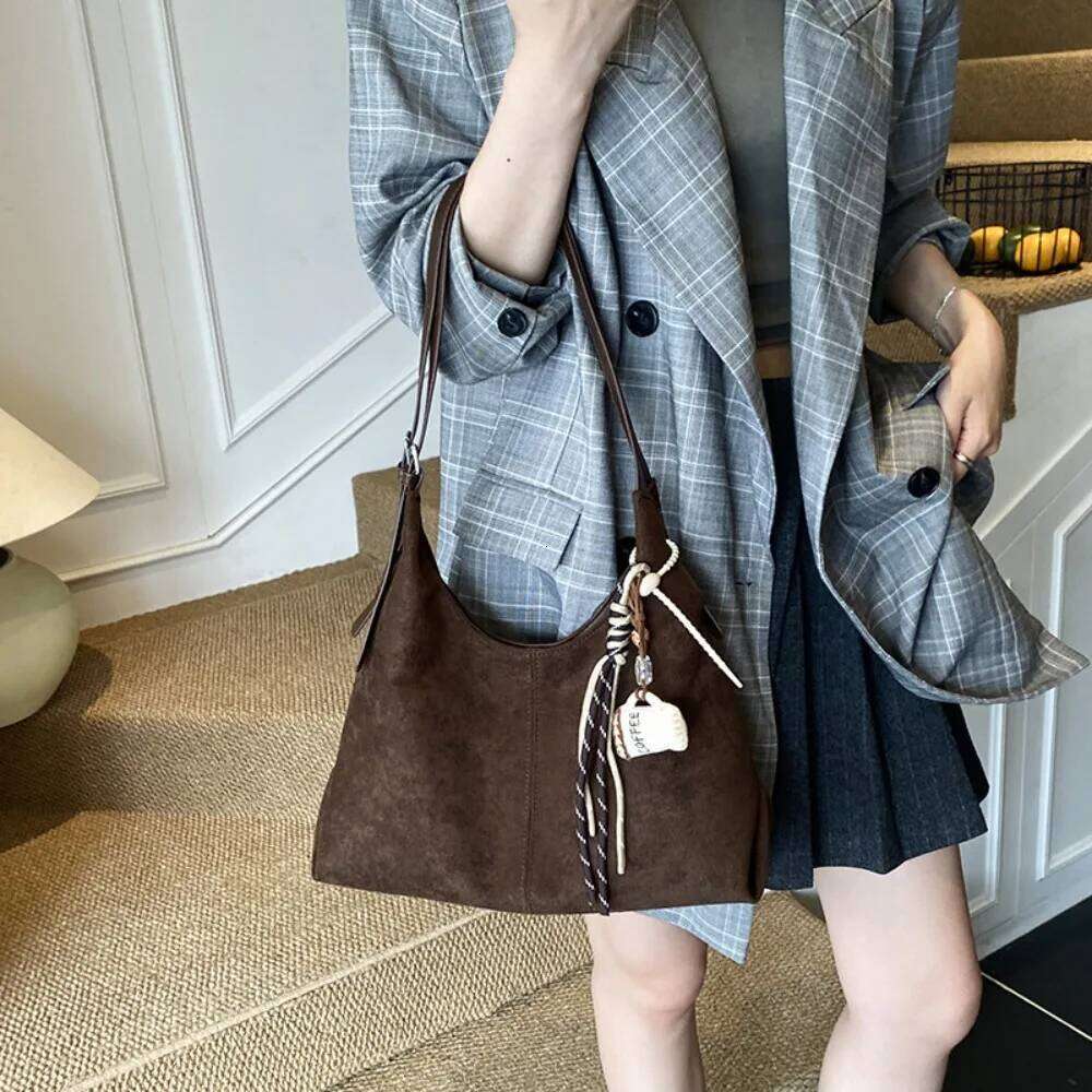Faionable Large Capaci Suede Oulder Women's Retro Autumn Winter New Sle Tote Bag Single Strap Handbag for You 2025 C260207