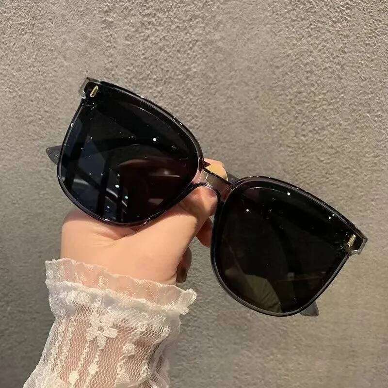 New Fashion Women Sunglasses Designer Brand Sun Glasses Vintage Exquisite Large Frame Eyewear Leisure Travel UV400 Oculos De Sol Y260207
