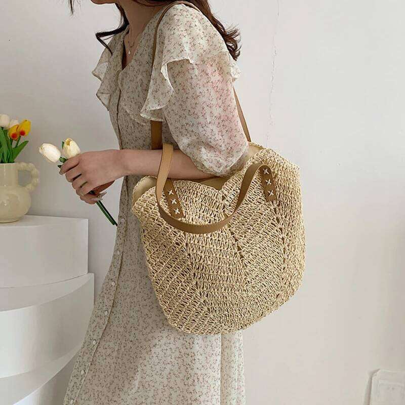 Summer for Women Straw Shoulder Bags Rattan Woven Top Handle Hollow Raffia Crochet Beach Bag Casual Handbags C260207