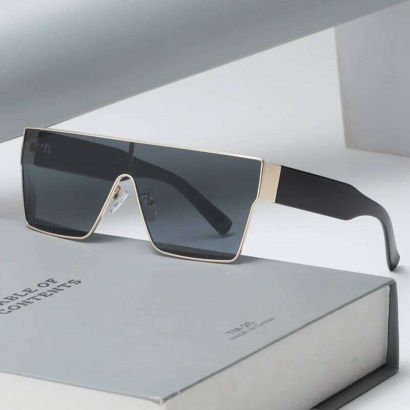 2025 Retro Oversized Square Women Sunglasses Fashion One Piece Clear Ocean Gradient Lens Shades UV400 Men Trending Sun Glasses Y260207