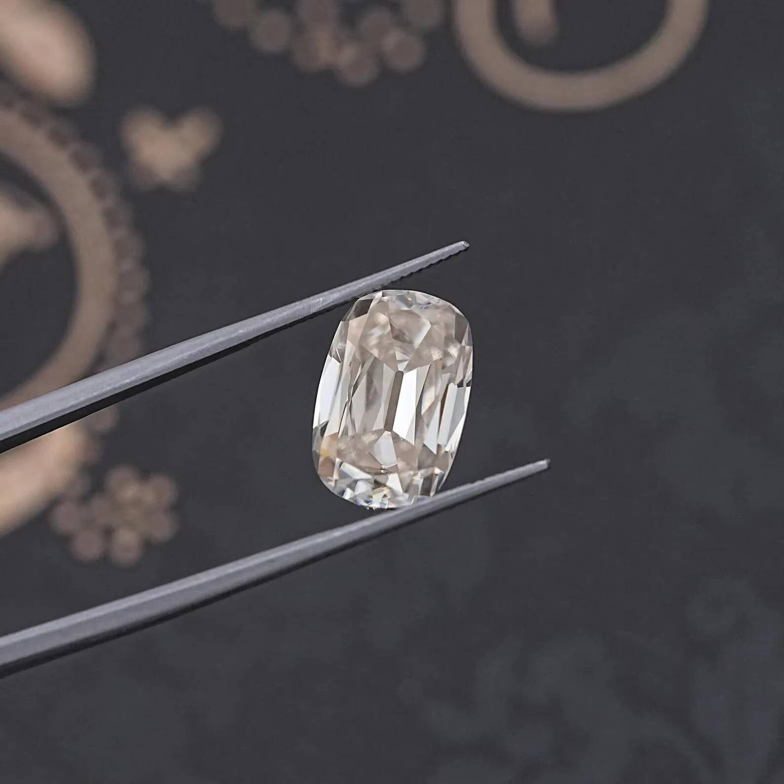 1-5 Ct All Sizes IGI Certified Old Mine Cushion Cut VVS Lab Grown Diamond Loose Stones For Jewelry Making At Wholesale Price