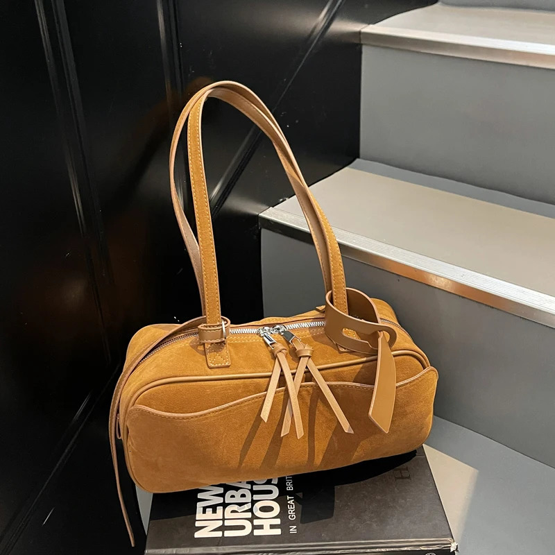 Retro Red Suede Wedding Shoulder Bag Women Versatile Underarm Bags Elegant Female Large Capacity Handbags 260123