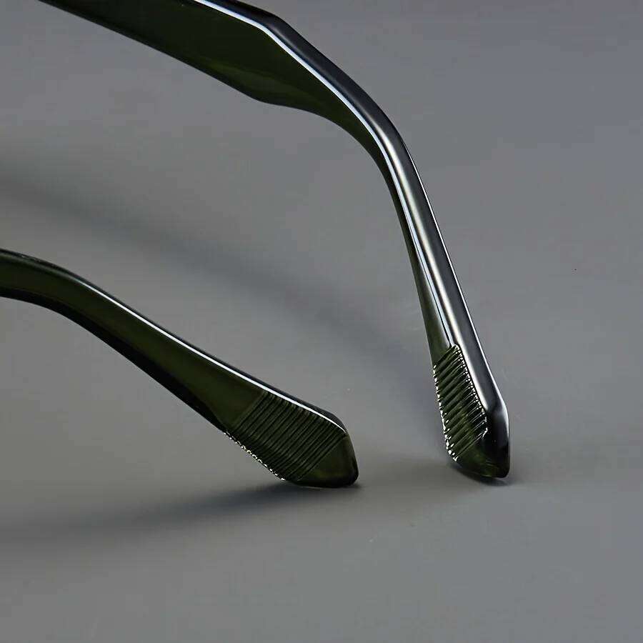 New Men Women Classic Full Frame Versatile Sunglasses Advanced Retro Trend Glasses Suitable for Leisure Photography Eyewear Y260207