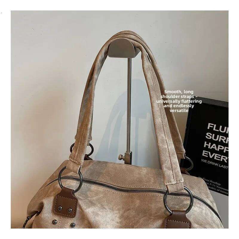 PU Shoulder Fashion Rivet Decoration Solid Color Body Design Large Capacity Versatile Commuter Underarm Bag C260207