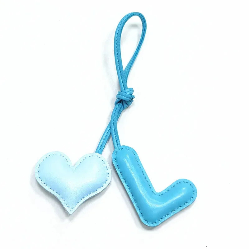 Fashion A To Z 26 Initials Heart Keychain With Letter Keyring for Women Men Handbag Accessories 260130