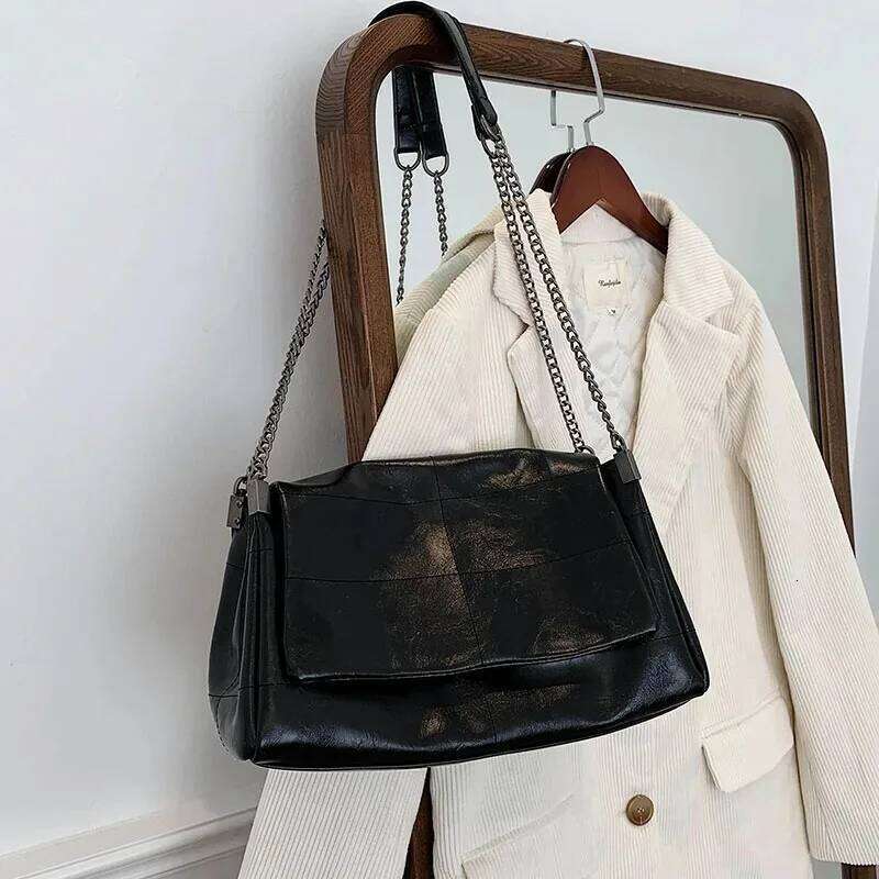 Large Capaci Commuter Tote Women's Chain Underarm Bag Fashionable Sensation 2025 New Autumn Winter Series Handbag C260207