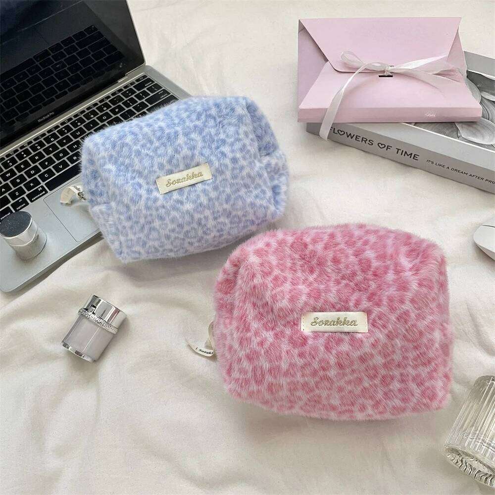 New autumn winter leopard print plush makeup bag Large Capacity Women Cosmetic Bag with Zipper Travel Clutch Y260206