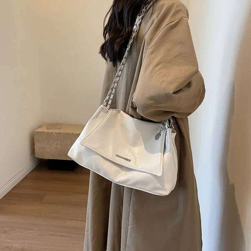 Casual Soft Surface Large Capacity Women 2024 New All-Match Chain Messenger Popular Silver Shoulder Bag Handbag C260207
