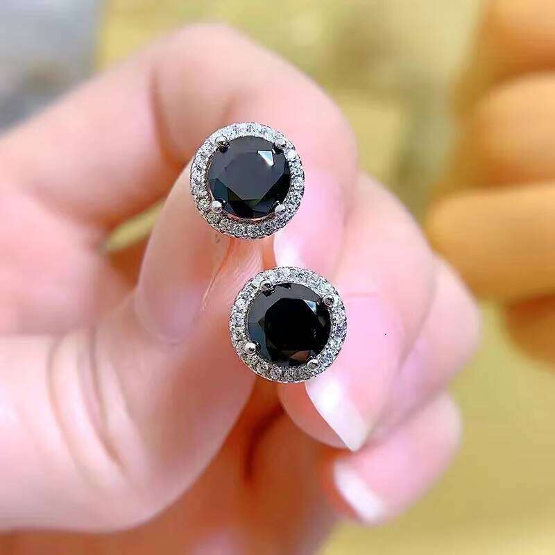 0.5-1 Carat 925 Sterling Silver Moissanite Earrings Women Fashionable Trendy Design Elegant Temperament Black Bag Luxury Niche