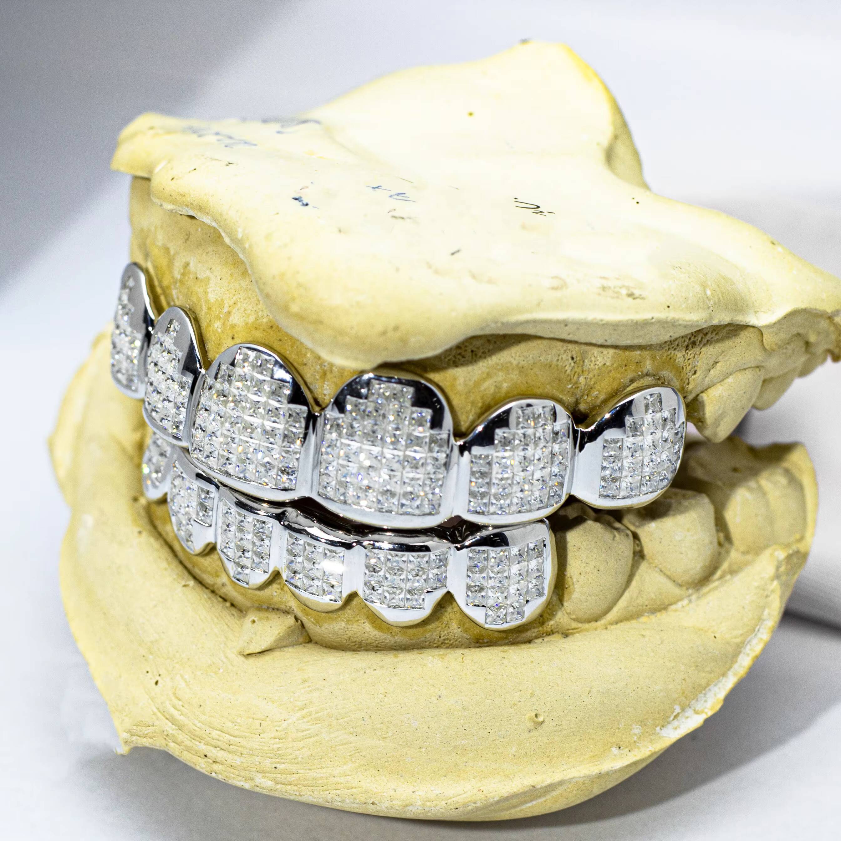 Custom Princess Baguette Cut Invisible Setting Pass Diamond Tester VVS Moissanite White Gold Rose Gold Silver Grillz Jewelry