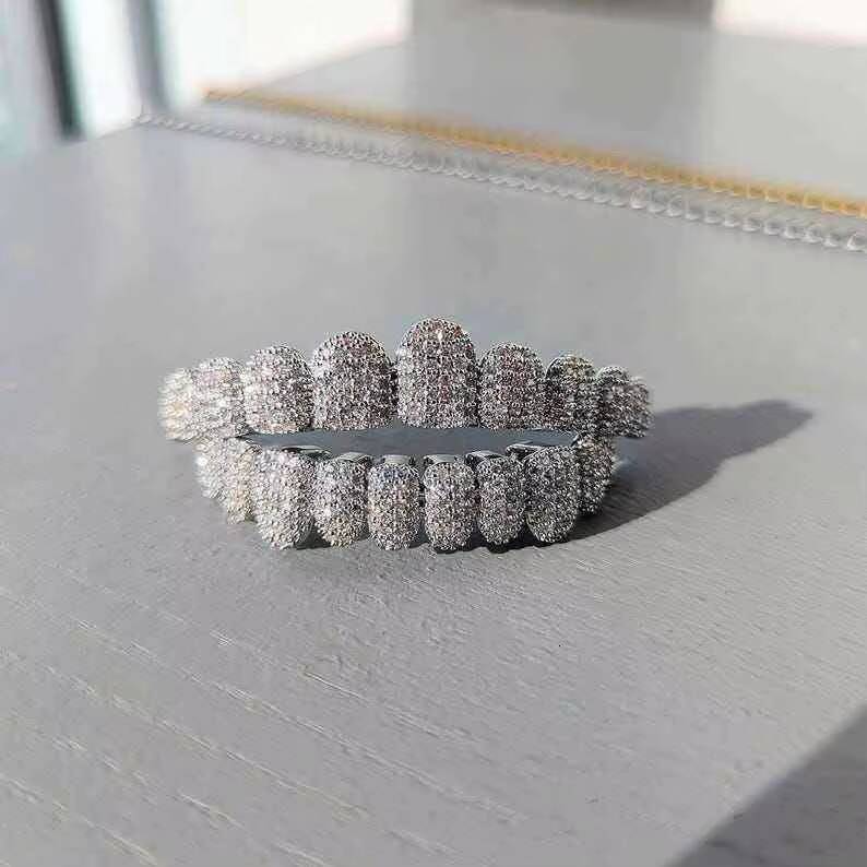 Custom 925 Silver Rhodium Plated Round Brilliant Cut VVS Moissanite Iced Out Grillz Teeth Men Hiphop Rapper Jewelry
