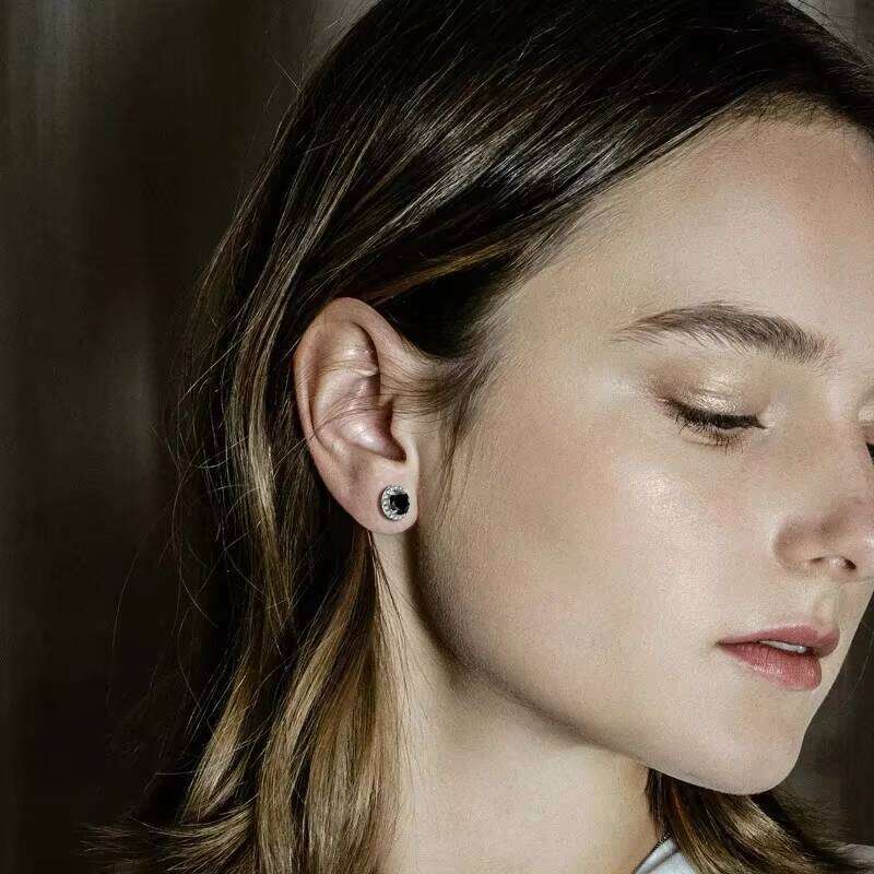 0.5-1 Carat 925 Sterling Silver Moissanite Earrings Women Fashionable Trendy Design Elegant Temperament Black Bag Luxury Niche