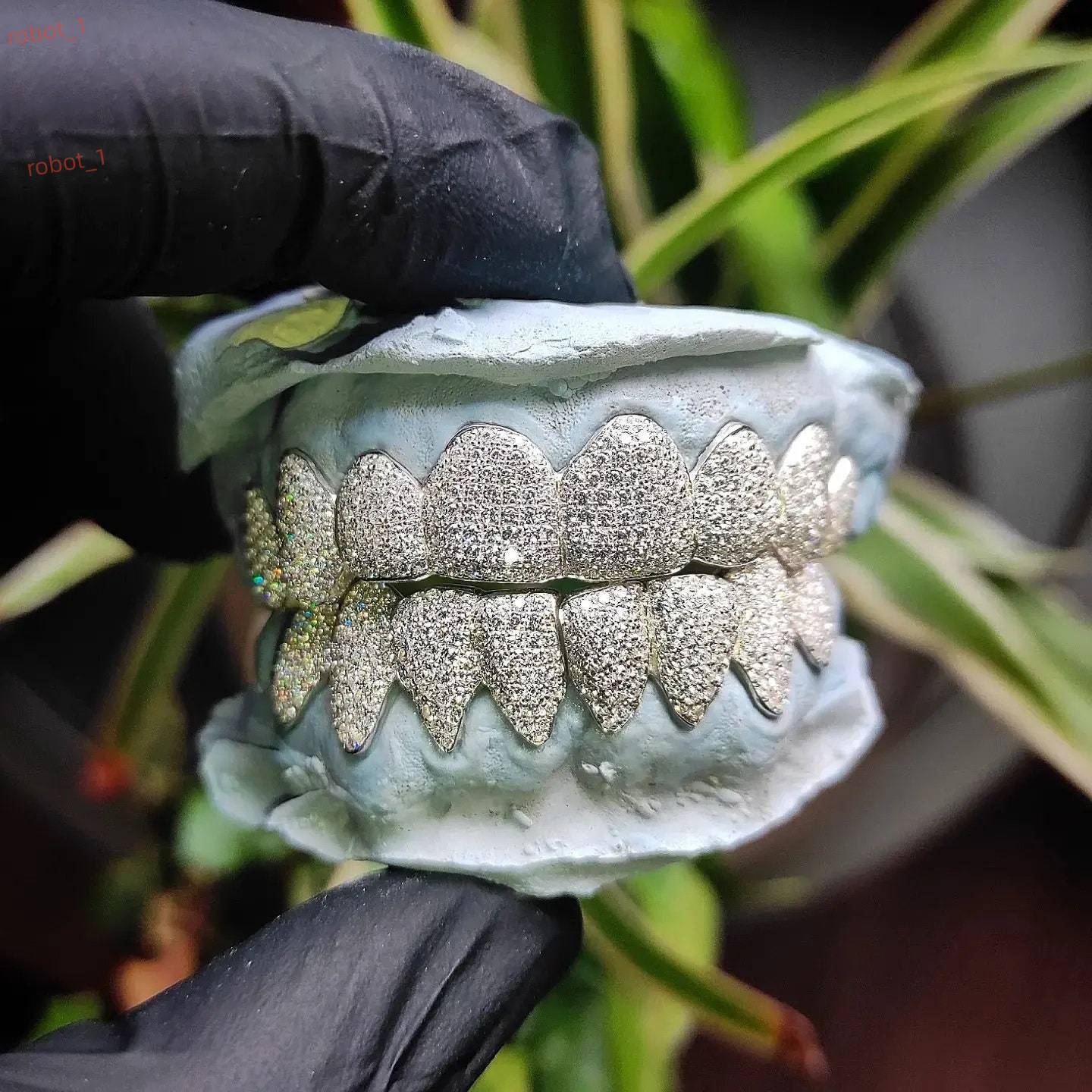 Custom 925 Sterling Silver Custom Made Personalized Vvs Vvs1 Moissanite Diamond Hiphop 14K White Gold Iced Out Grillz Bling