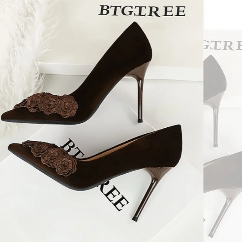 9CM Fashion Flower n Women High Heels Retro Suede Wedding Shoes Party Club Stiletto Chinese Style Pumps Tacones 260208